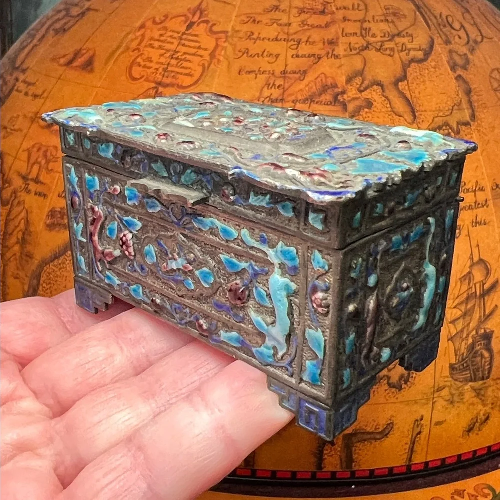 Antique Chinese Silver Plated Blue Purple Enamel Stamp Box Trinket Box - Picture 1 of 17